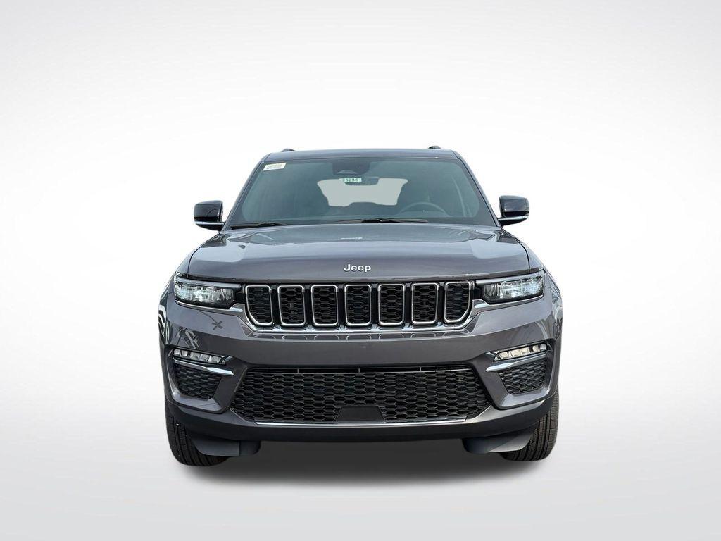 new 2025 Jeep Grand Cherokee car, priced at $42,201