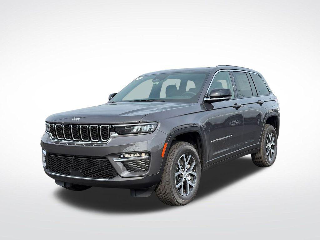 new 2025 Jeep Grand Cherokee car, priced at $42,201