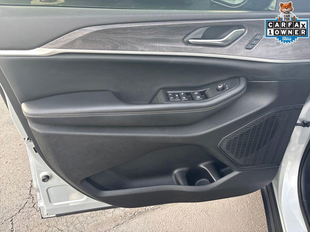 used 2023 Jeep Grand Cherokee car, priced at $30,000