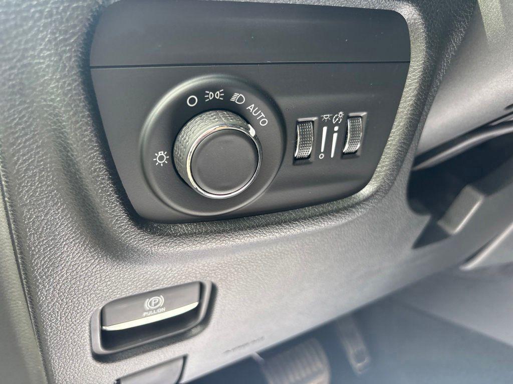 used 2023 Jeep Grand Cherokee car, priced at $31,416