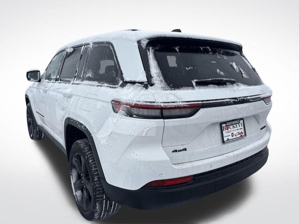 new 2025 Jeep Grand Cherokee car, priced at $42,904