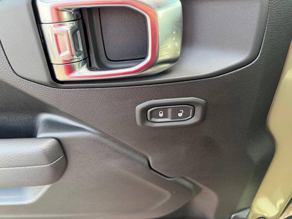 new 2026 Jeep Wrangler car, priced at $38,347