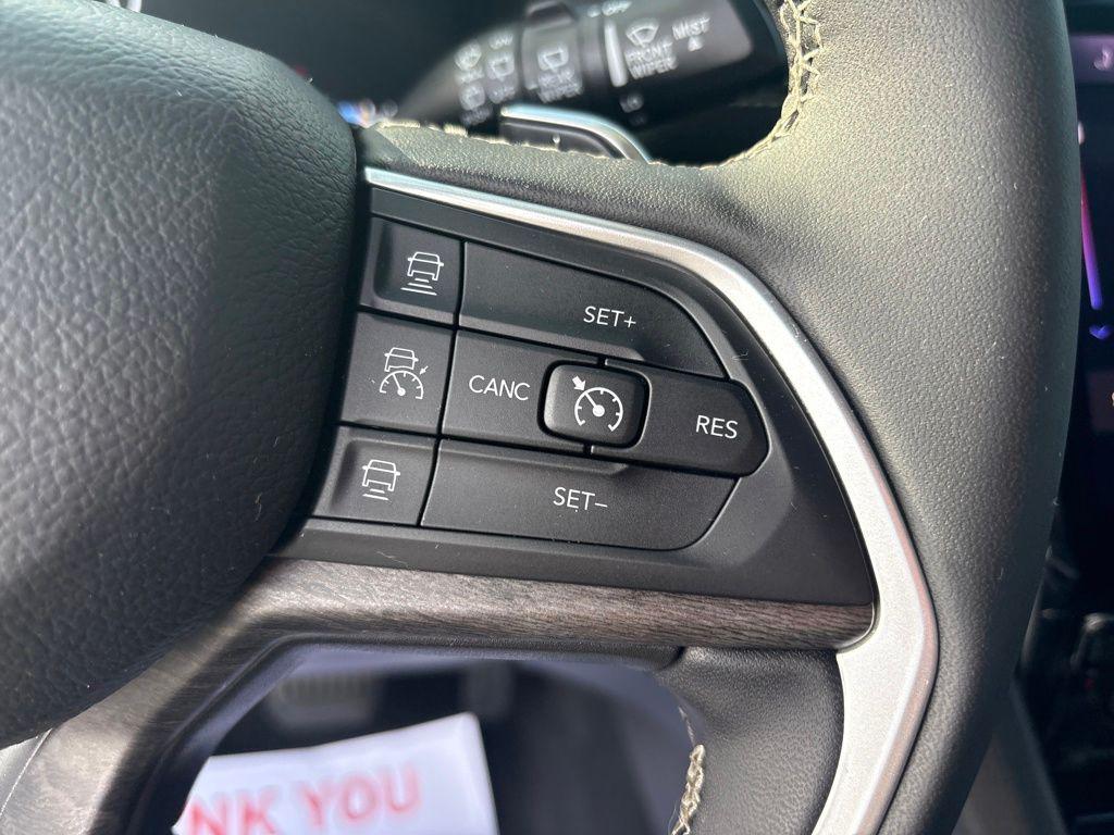 used 2025 Jeep Grand Cherokee car, priced at $39,500