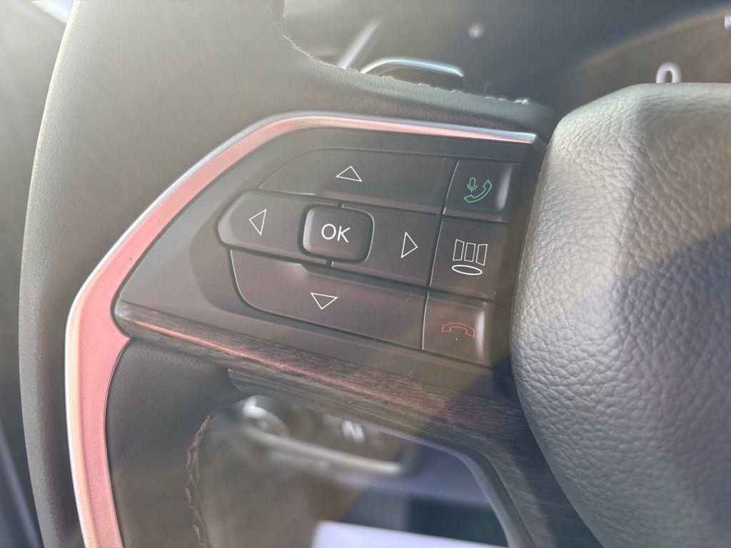 used 2025 Jeep Grand Cherokee car, priced at $39,500