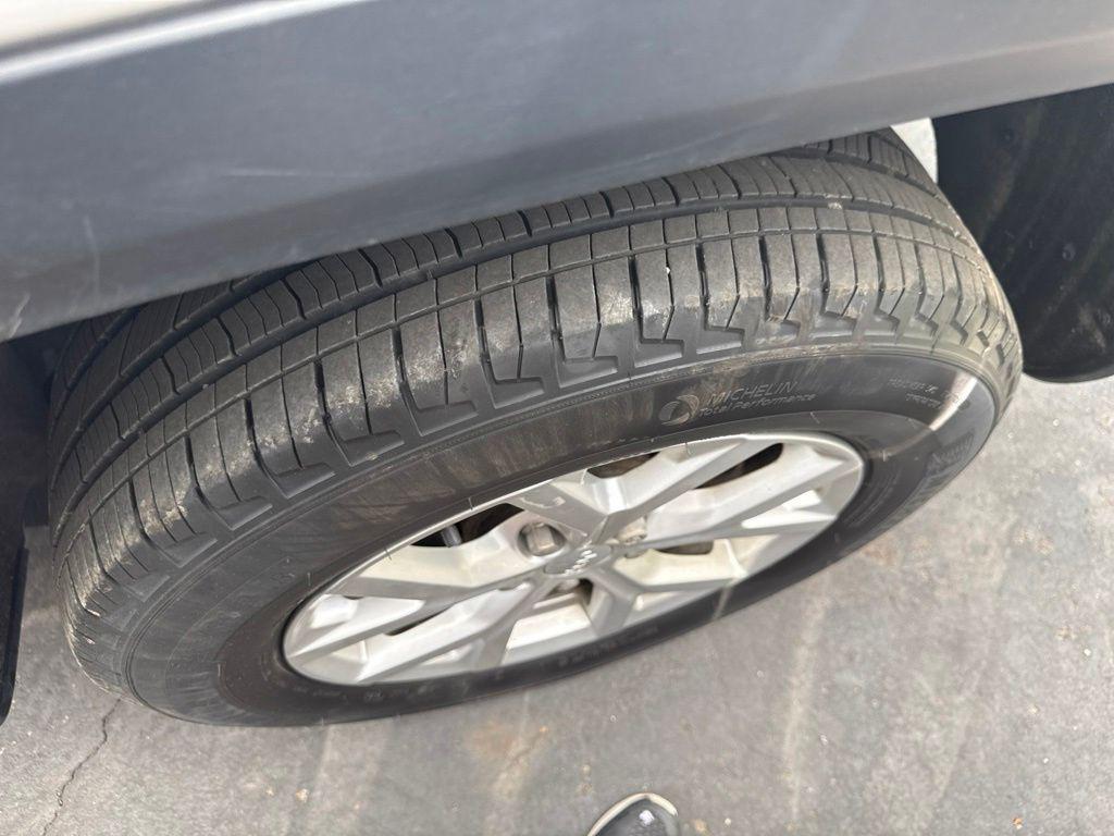 used 2023 Jeep Grand Cherokee car, priced at $29,398