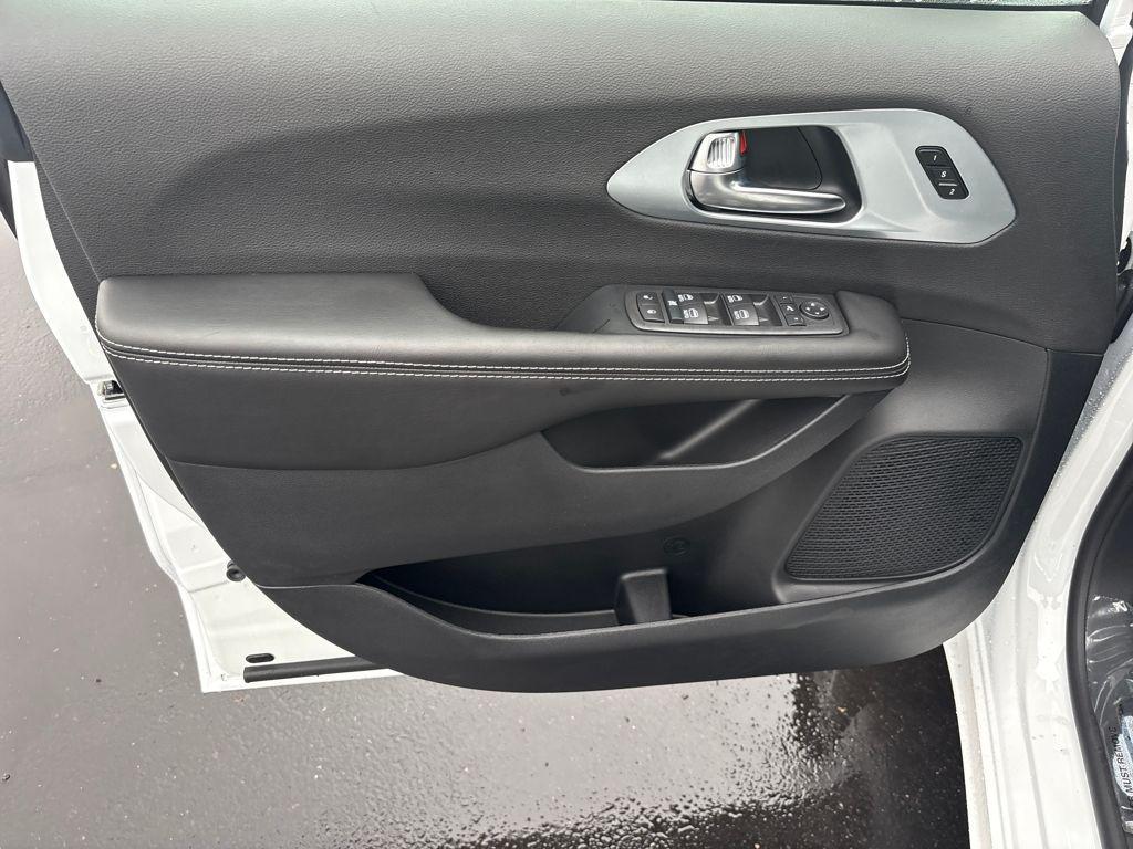 new 2026 Chrysler Pacifica car, priced at $44,550