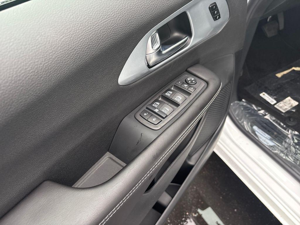 new 2026 Chrysler Pacifica car, priced at $44,550