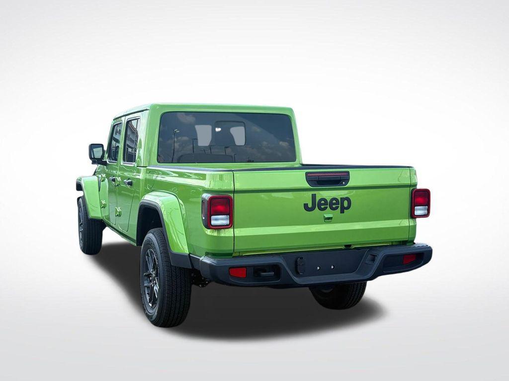 new 2025 Jeep Gladiator car, priced at $41,977