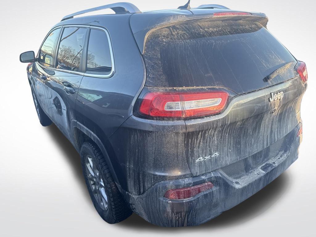 used 2015 Jeep Cherokee car, priced at $8,250