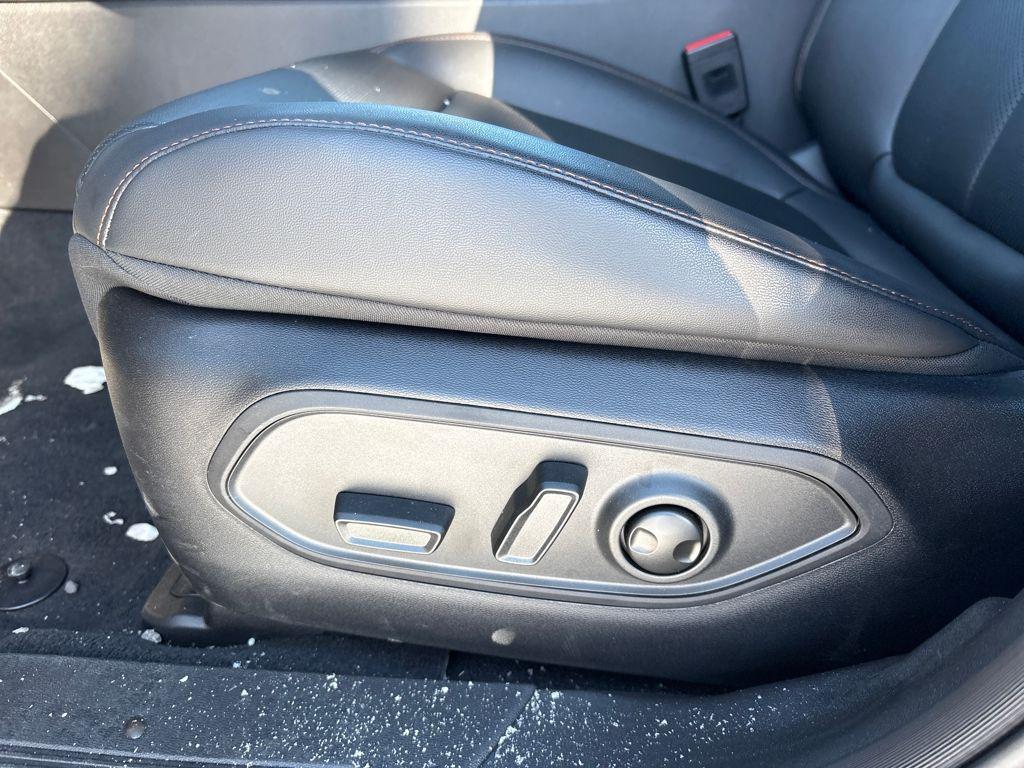 new 2026 Jeep Cherokee car, priced at $42,590