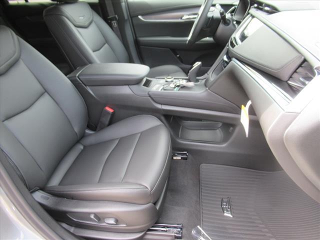 new 2025 Cadillac XT6 car, priced at $50,690