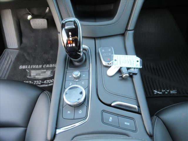 used 2022 Cadillac XT5 car, priced at $30,200