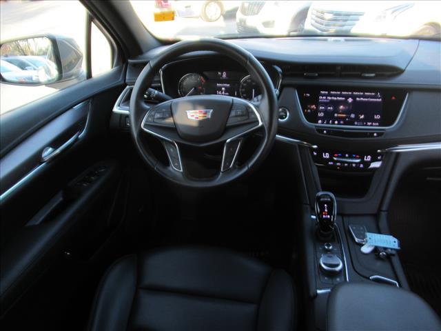 used 2022 Cadillac XT5 car, priced at $30,200