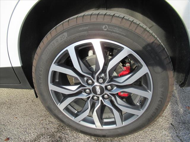 used 2025 Cadillac XT5 car, priced at $53,230