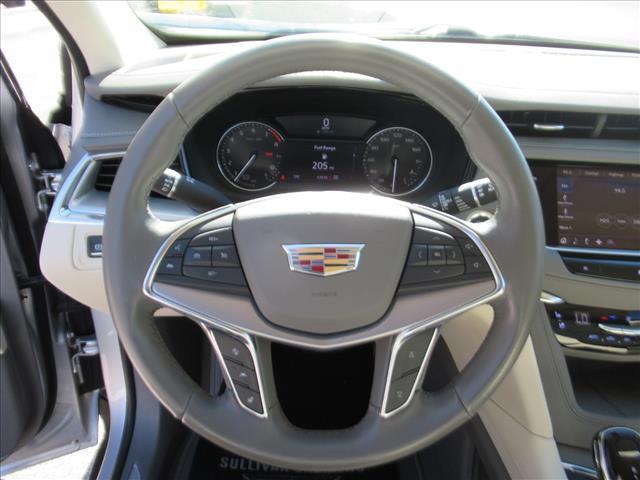 used 2020 Cadillac XT5 car, priced at $25,826