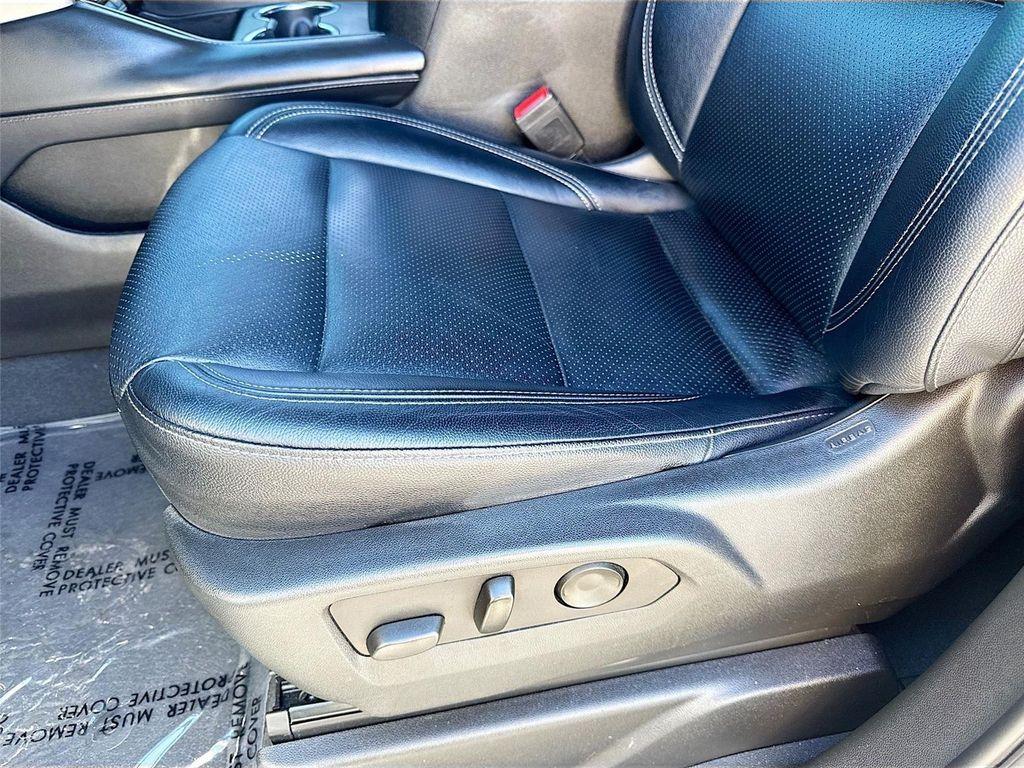 used 2023 GMC Yukon car, priced at $35,920