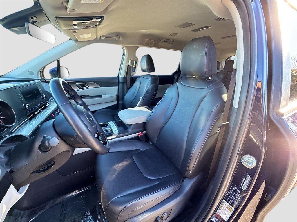 used 2024 Kia Carnival car, priced at $26,480