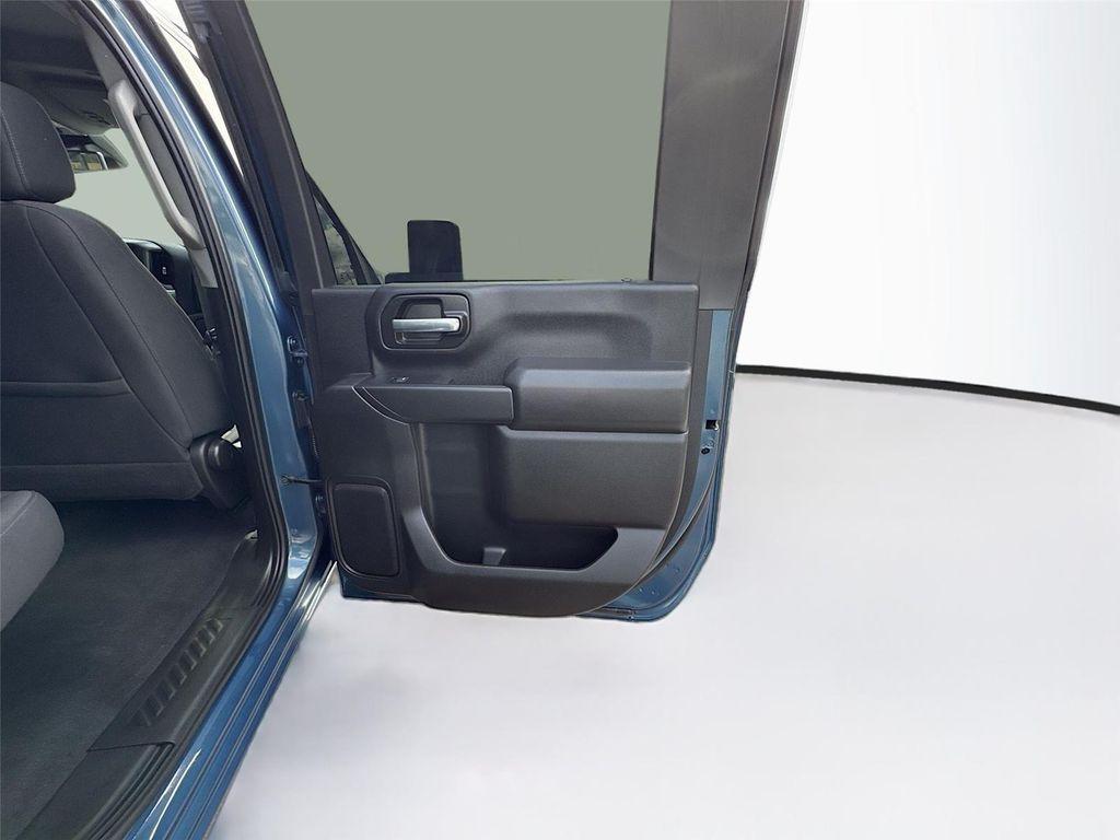 used 2025 Chevrolet Silverado 2500 car, priced at $47,200