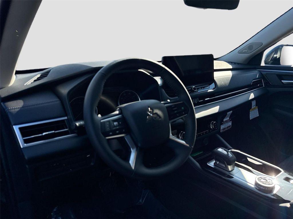 new 2025 Mitsubishi Outlander car, priced at $38,355