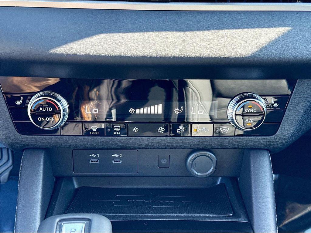 new 2025 Mitsubishi Outlander car, priced at $38,355