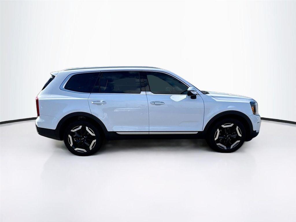 used 2024 Kia Telluride car, priced at $29,500