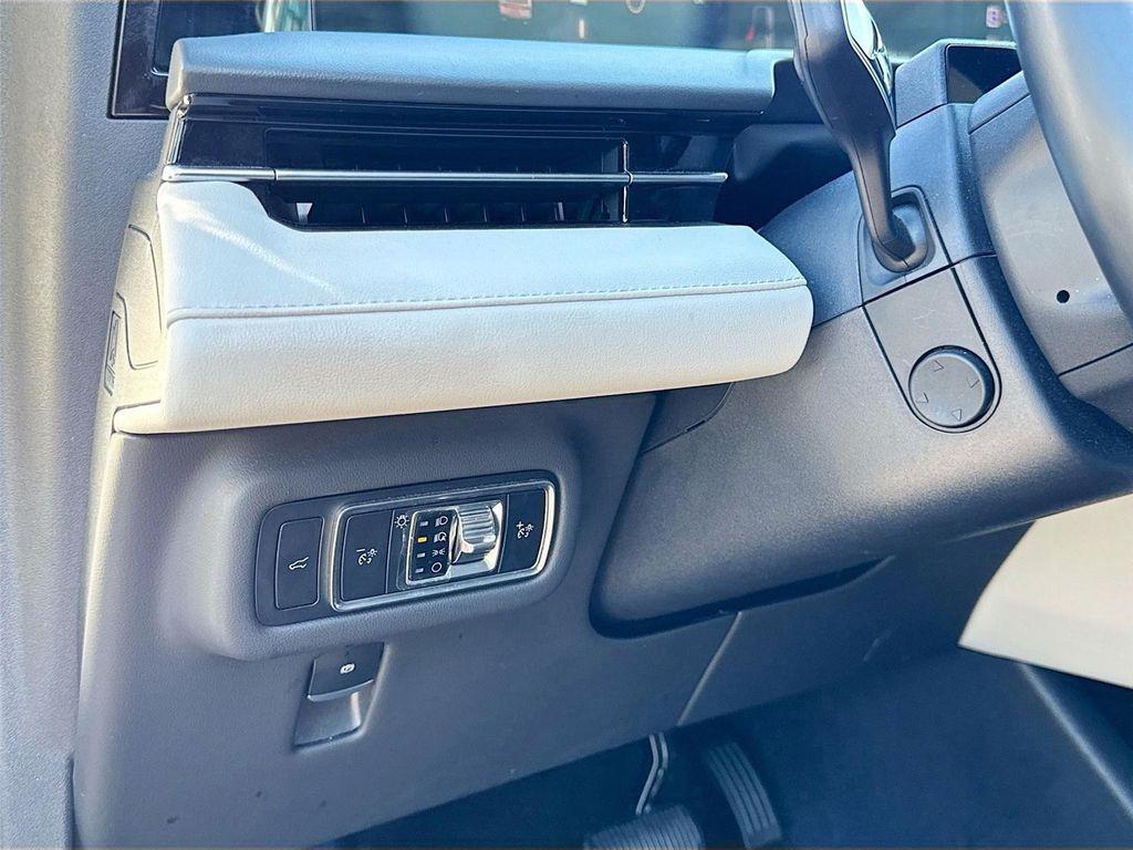 used 2024 Lincoln Nautilus car, priced at $42,970