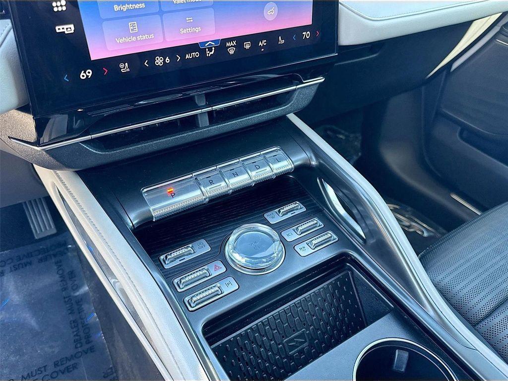 used 2024 Lincoln Nautilus car, priced at $42,970