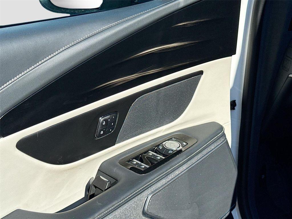 used 2024 Lincoln Nautilus car, priced at $42,970