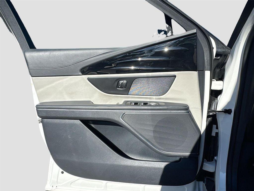 used 2024 Lincoln Nautilus car, priced at $42,970