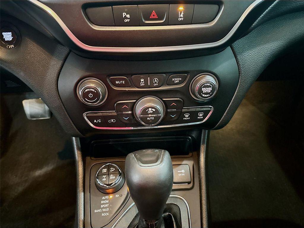 used 2021 Jeep Cherokee car, priced at $17,120