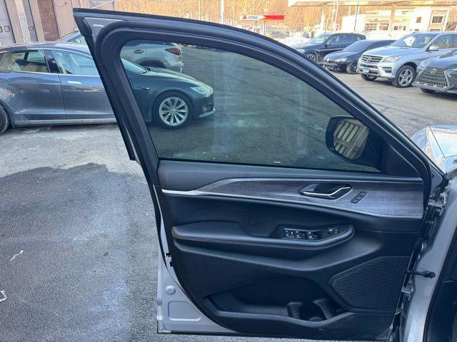 used 2024 Jeep Grand Cherokee car, priced at $26,999