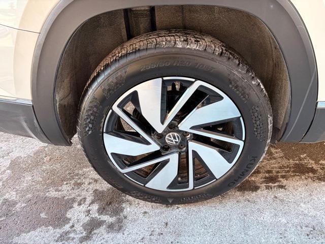 used 2024 Volkswagen Atlas car, priced at $32,689