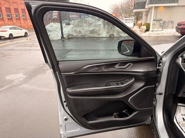 used 2022 Jeep Grand Cherokee car, priced at $22,999