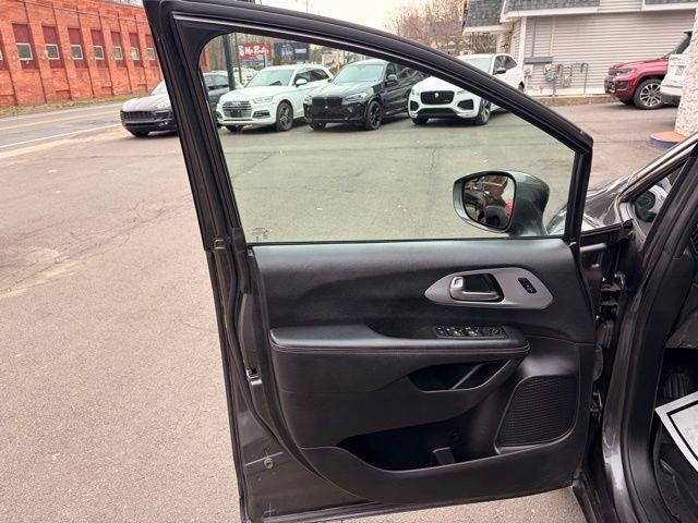 used 2020 Chrysler Pacifica car, priced at $14,999