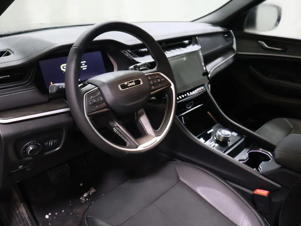 new 2026 Jeep Grand Cherokee car, priced at $47,697