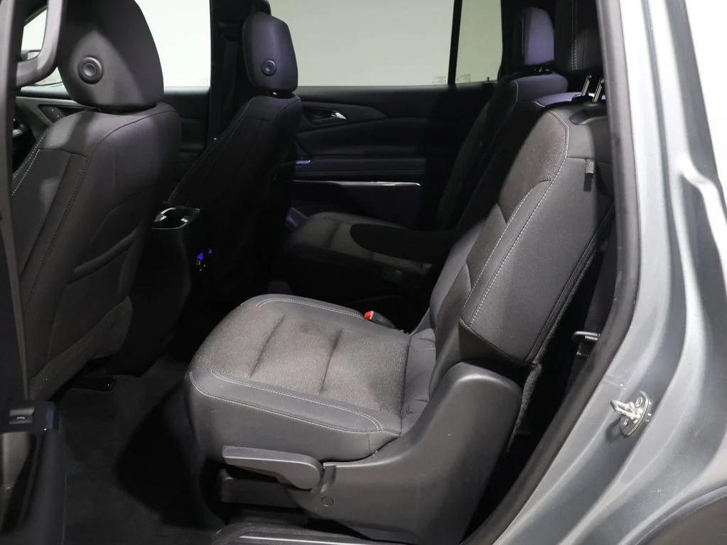 used 2024 Chevrolet Traverse car, priced at $32,875