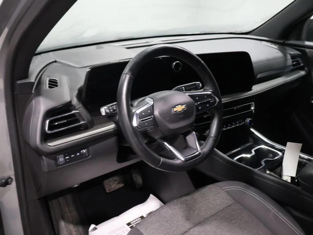 used 2024 Chevrolet Traverse car, priced at $32,875