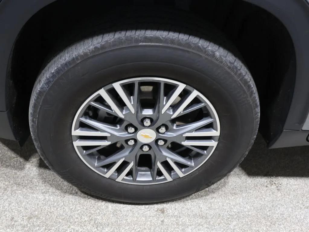 used 2024 Chevrolet Traverse car, priced at $32,875