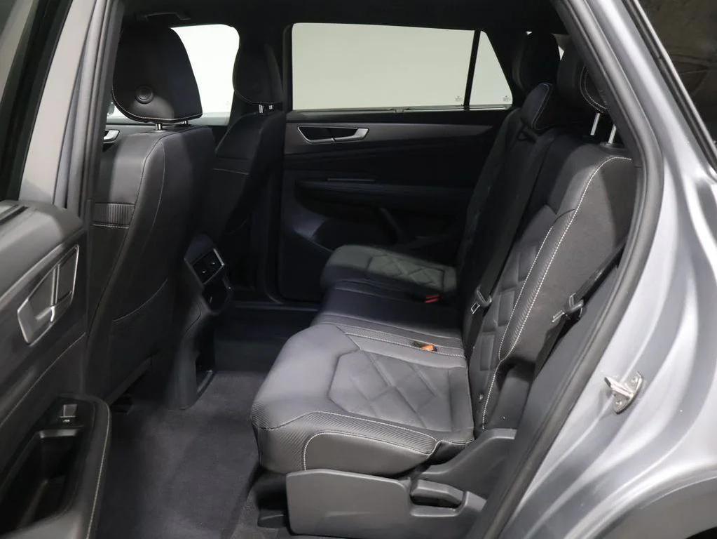 used 2025 Volkswagen Atlas Cross Sport car, priced at $29,500