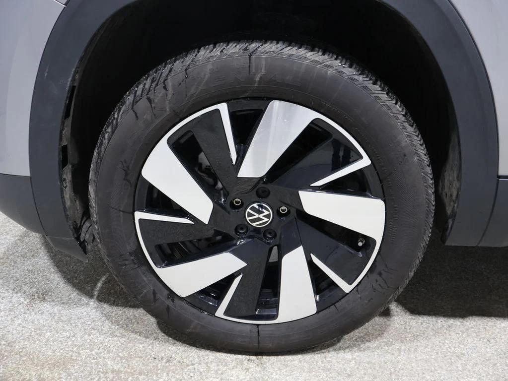 used 2025 Volkswagen Atlas Cross Sport car, priced at $29,500