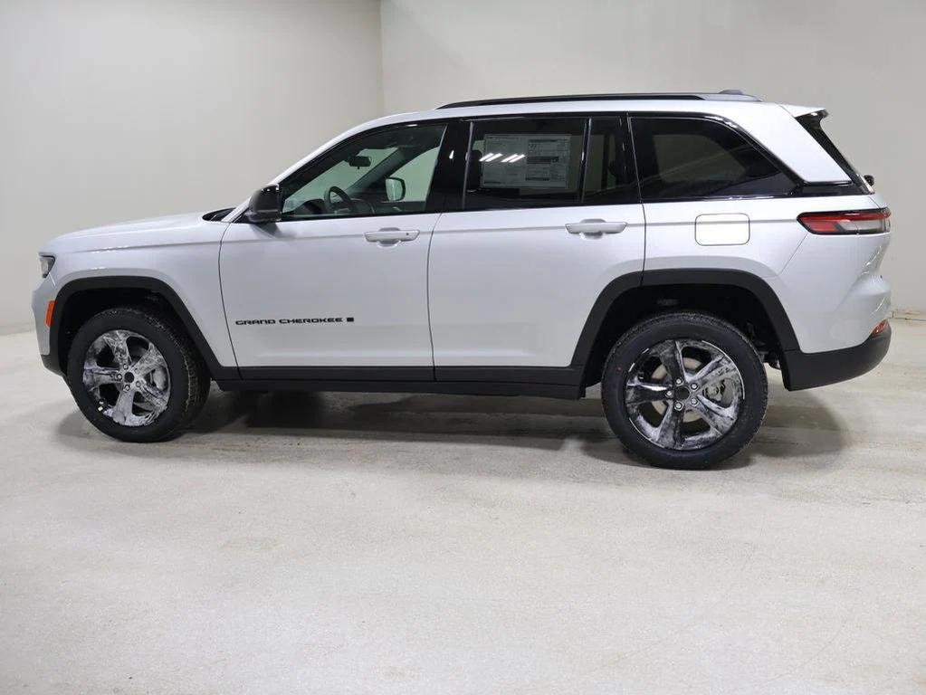 new 2025 Jeep Grand Cherokee car, priced at $46,441