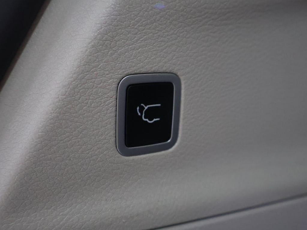 used 2024 Chrysler Pacifica car, priced at $25,500