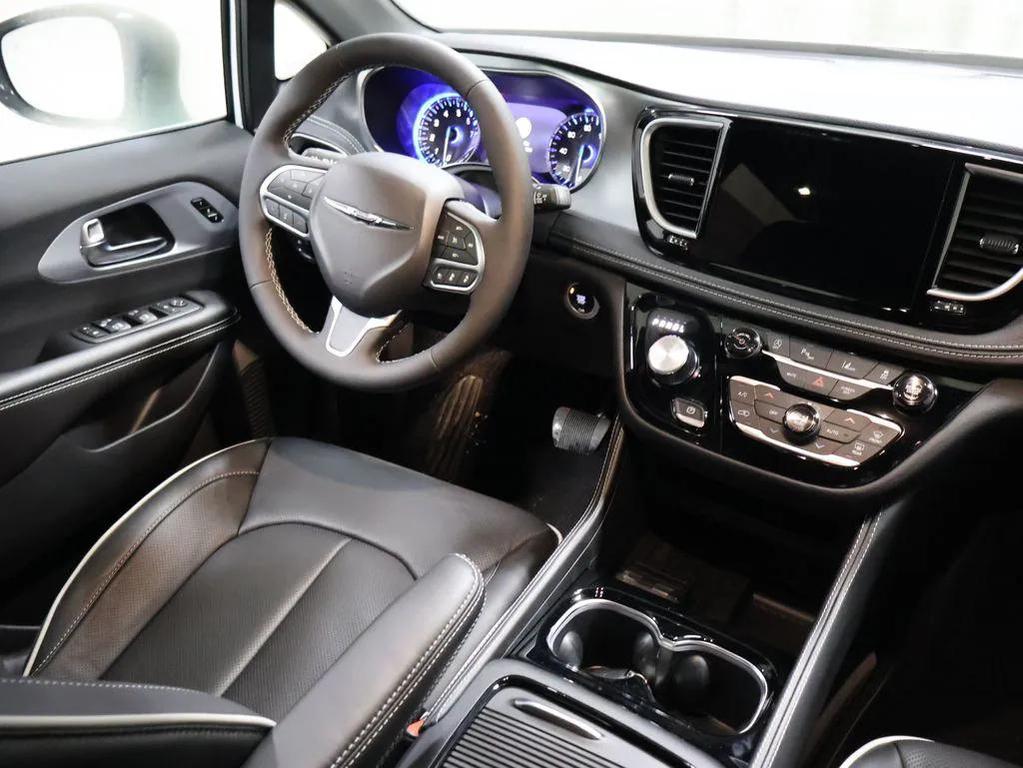 new 2026 Chrysler Pacifica car, priced at $52,780