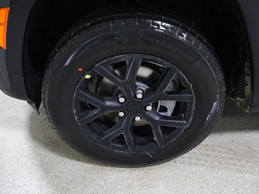 new 2026 Jeep Grand Cherokee car, priced at $47,203