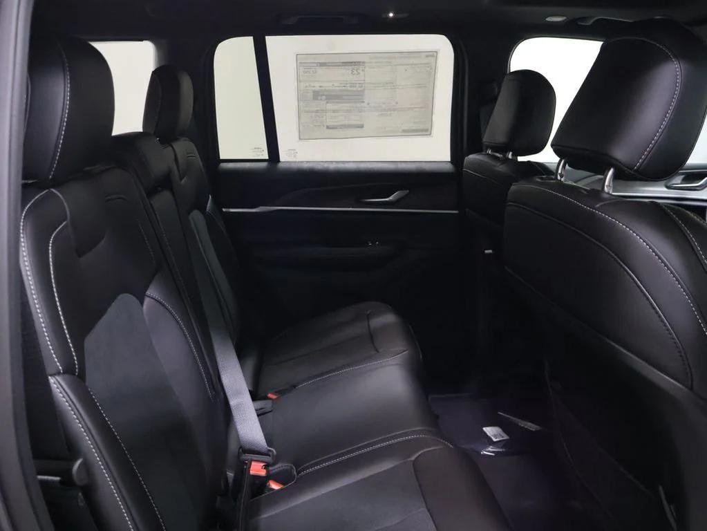 new 2026 Jeep Grand Cherokee car, priced at $47,203