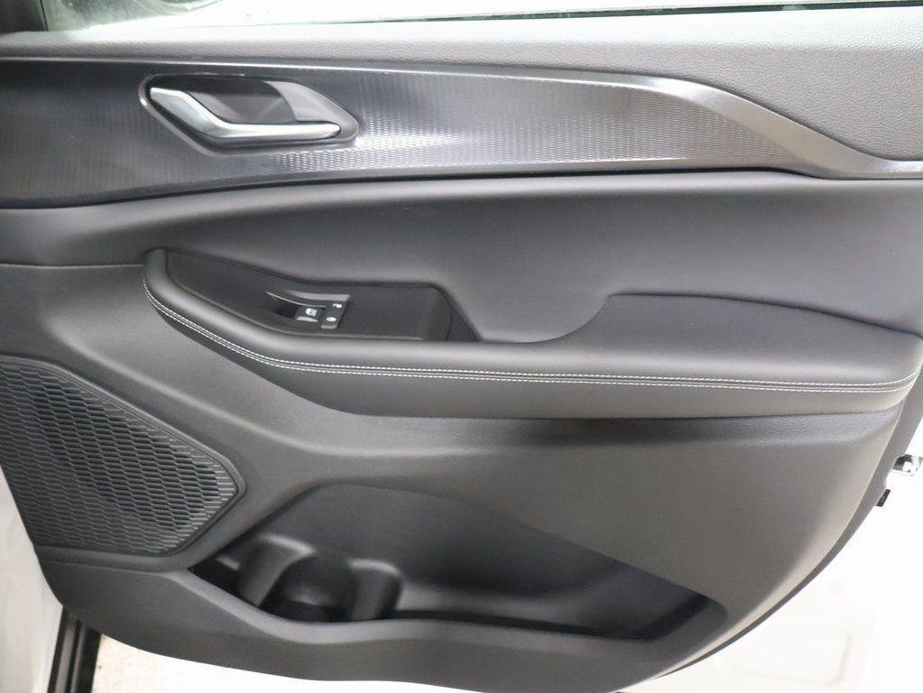 new 2025 Jeep Grand Cherokee car, priced at $39,582