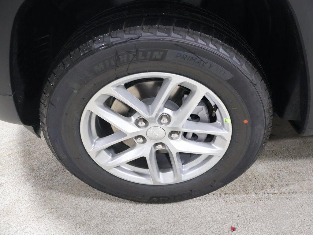 new 2025 Jeep Grand Cherokee car, priced at $39,582