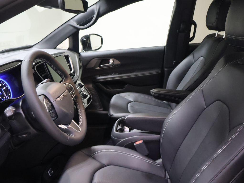 new 2027 Chrysler Pacifica car, priced at $47,595