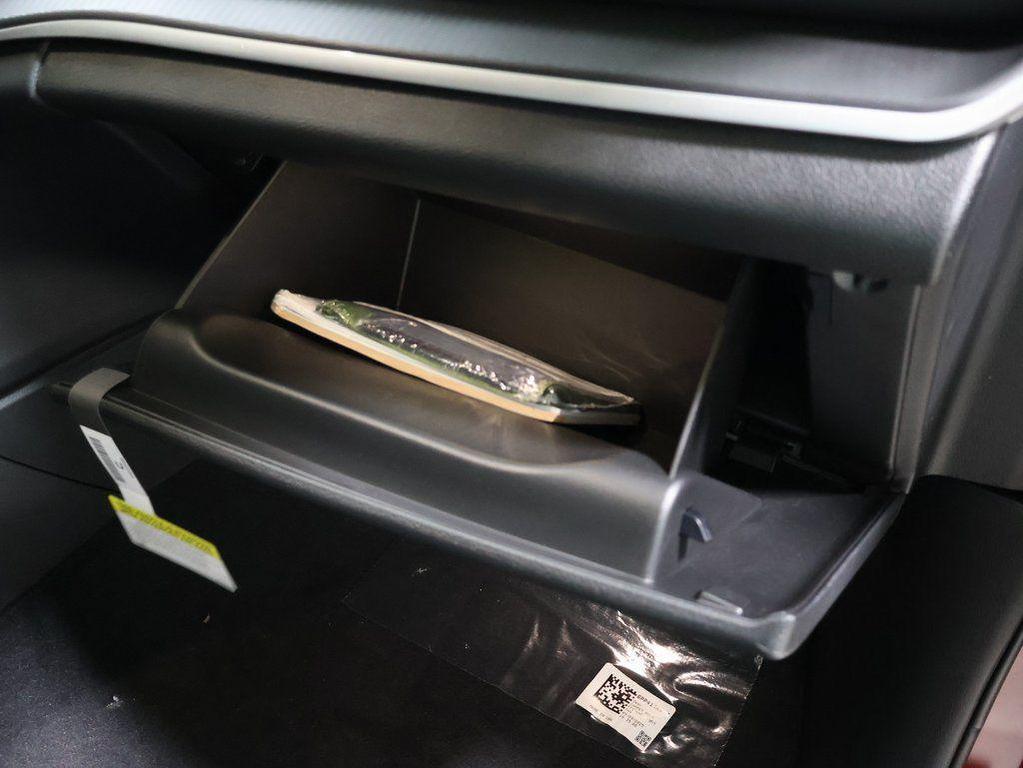 new 2025 Jeep Grand Cherokee car, priced at $40,037