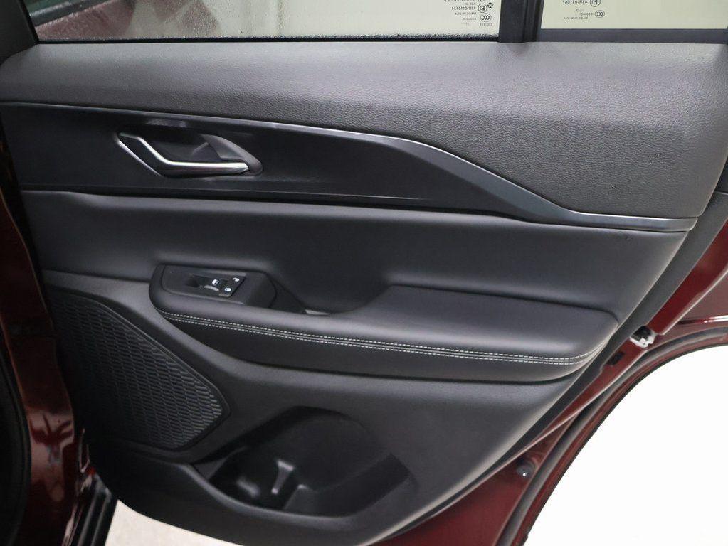 new 2025 Jeep Grand Cherokee car, priced at $40,037